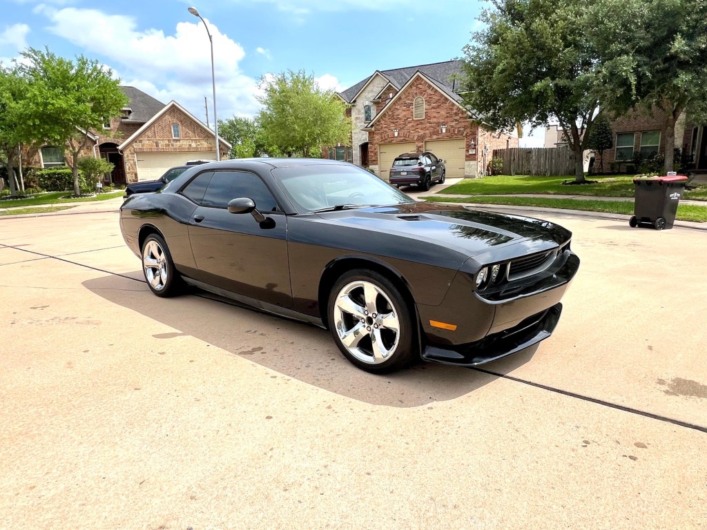 2014 Dodge Challenger SXT&nbsp;$8,800